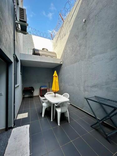 Modern Apartment in Praia Baixo - 1 min Walking to Beach in Pedra Badejo