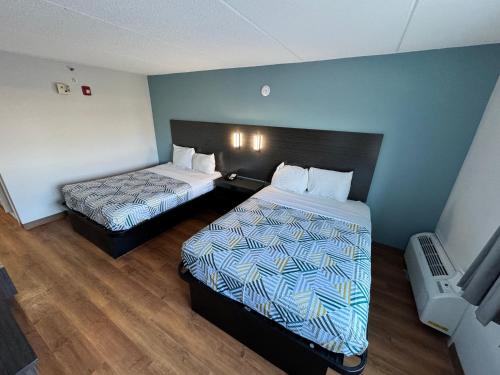 2 queen beds