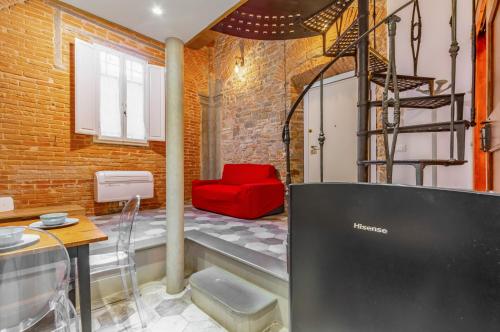 Florence Oltrarno Duplex Apartment - image 8