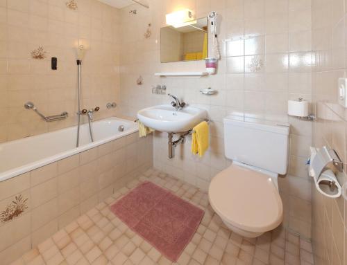 room detail thumbnail 2