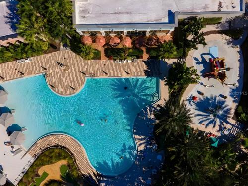 Stunning 5BR Pool Home in Resort