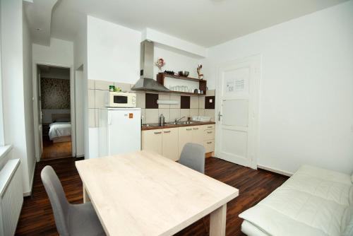 One-Bedroom Apartment image 10