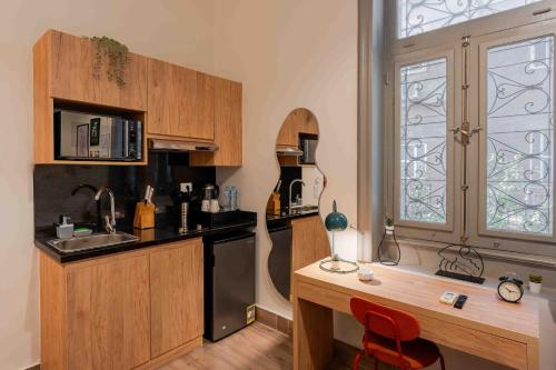 Brassbell l Zamalek l Daoud Studios near Iszlám Keramikamúzeum