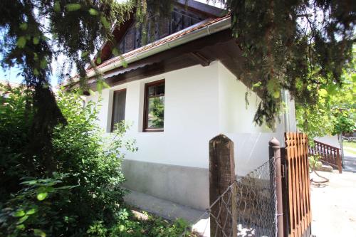 Lugas Vendégház - image 10