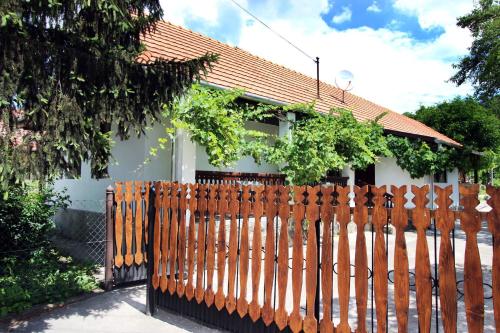 Lugas Vendégház - image 13