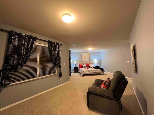 R1-Leverage Villa-Master en-suite