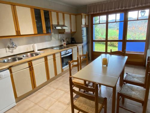 virtuve, VILLA ACEBO in Cabranes