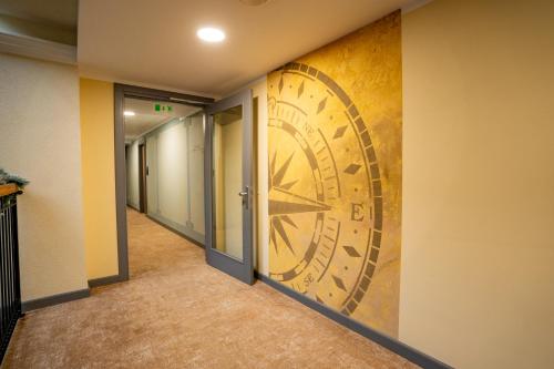 512769287 ATLAS Hotel