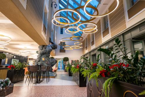 512769292 ATLAS Hotel
