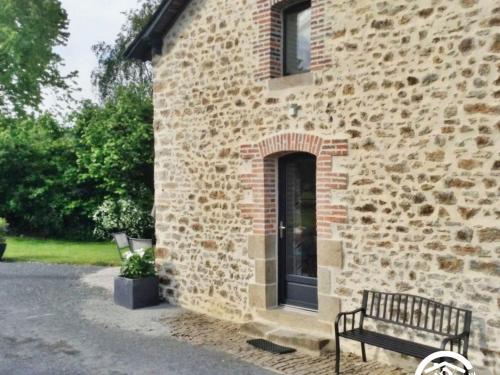 Gîte Montsûrs, 3 pièces, 4 personnes - FR-1-600-67