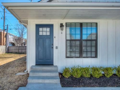 The Blue Vinyl - Elegantly Revived Historic Spot in Oklahoma City, USA
