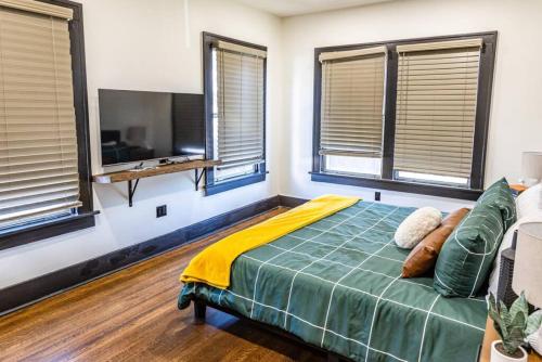 Pleasantly Plush - Quality and Comfort Downtown