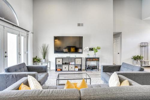 Rancho Santa Margarita Home with Fire Pit! in Rancho Santa Margarita, USA