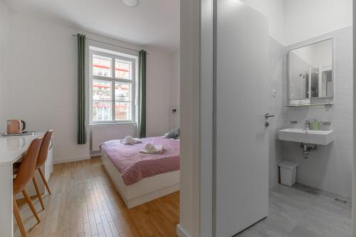 Niva Rooms & Studio Apartment Room Type - Deluxe Double Room