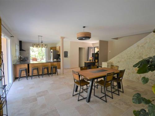 Villa 4* pour 6 pers. avec piscine privée et grand jardin, proche gorges de l'Ardèche - FR-1-382-191 (Villa 4* pour 6 pers. avec piscine privee et grand jardin, proche gorges de l'Ardeche - FR-1-382-191) in Labastide-de-Virac