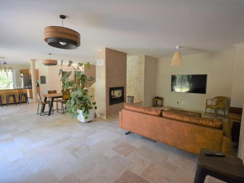 Villa 4* pour 6 pers. avec piscine privée et grand jardin, proche gorges de l'Ardèche - FR-1-382-191 (Villa 4* pour 6 pers. avec piscine privee et grand jardin, proche gorges de l'Ardeche - FR-1-382-191) in Labastide-de-Virac