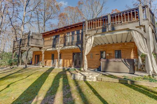 Peaceful Lawrenceville Cabin with Hot Tub on 6 Acres