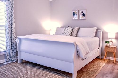 Sleeps 12! 5 BDRM-2 Kings,3 Queens-Deck & Patio-Mins to PI & Beaufort in Port Royal