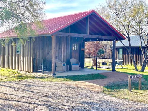 The Kingfisher Cabin 15MIN to Magnolia Baylor