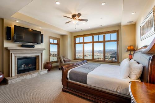 Vintage on the Strand by All Seasons Resort Lodging