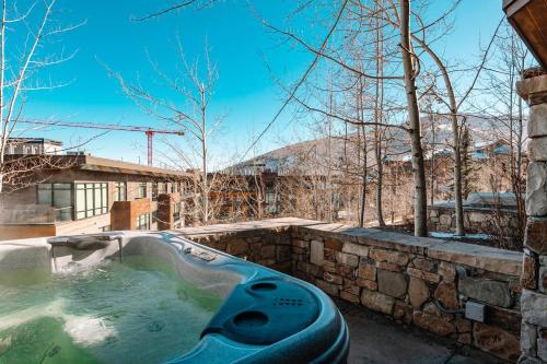 Vintage on the Strand by All Seasons Resort Lodging - 온수 욕조