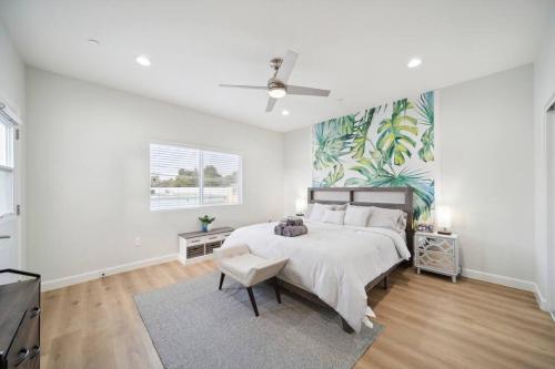 Incredible Value for 12 guests, New 3BR Home by Disneyland, Knotts, Beach in Midway City, USA