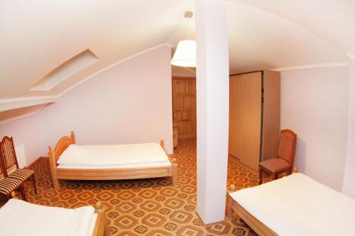 Economy Triple Room with Shared Bathroom