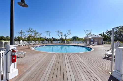 Laketown Wharf Resort #1321 by Book That Condo - image 3