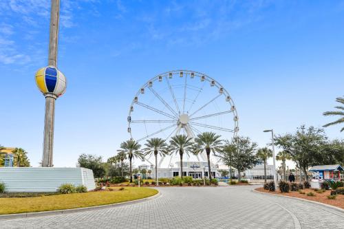 Laketown Wharf Resort #1321 by Book That Condo - image 7