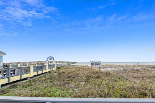 Laketown Wharf Resort #1321 by Book That Condo - image 12