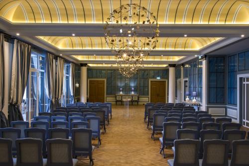 51281190 Regent Porto Montenegro