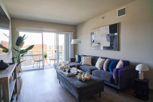 Blue Marina Views Top Floor Unit 2BD 2BA - Tap to explore photos