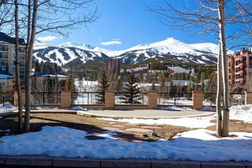 Hyatt Main Street Station, steps to Peak 9 & downtown in Breckenridge, USA