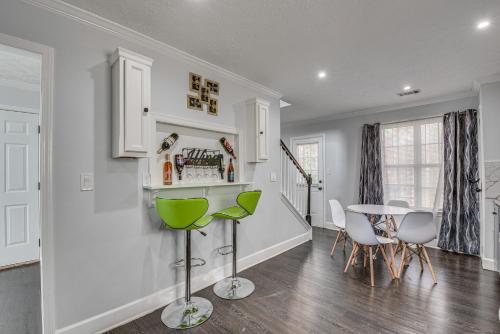 Modern College Park Home 13 Mi to Dtwn Atlanta! in College Park, USA
