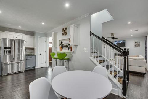 Modern College Park Home 13 Mi to Dtwn Atlanta! in College Park, USA