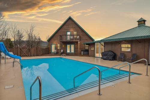 Black Bear Splash in Sevierville, USA