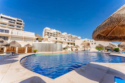 Beachfront Villa in The Heart of Cancun