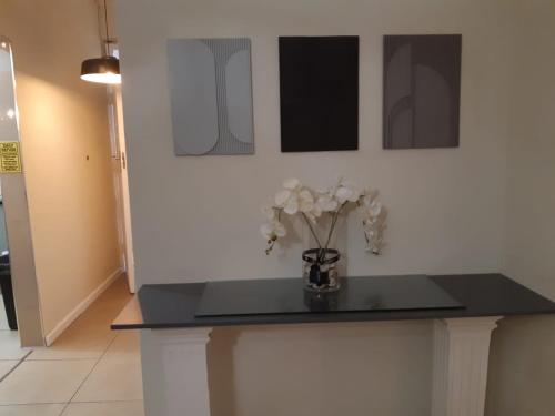 2 bedrooms, 6 beds