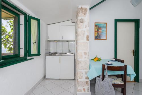 One-Bedroom apartment Standard image 6
