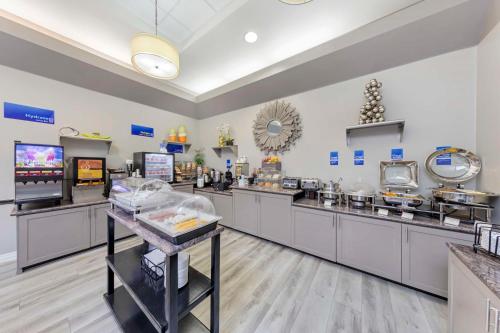 Best Western Canoga Park Motor Inn - image 13