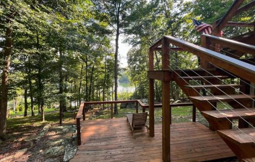 Lakefront Home Serene Views & Deck Near Mammoth Cave