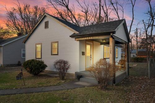 Urban Oasis centrally located near downtown! in Evansville, USA