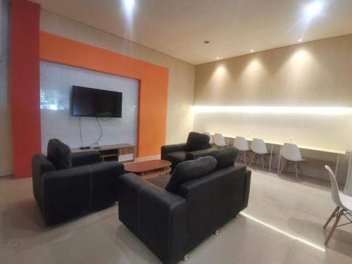 Shared lounge/TV area, Autumn Living  near Catering D'SAMBAL ABI Ketering 24 JAM