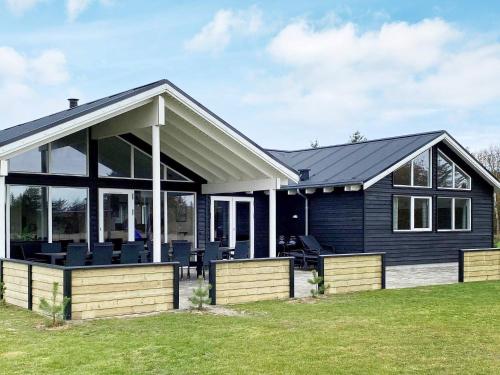  18 person holiday home in lb k, Pension in Ålbæk