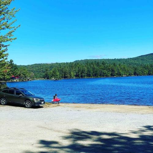 Panoramic Mountain views w/hot tub, hiking trail