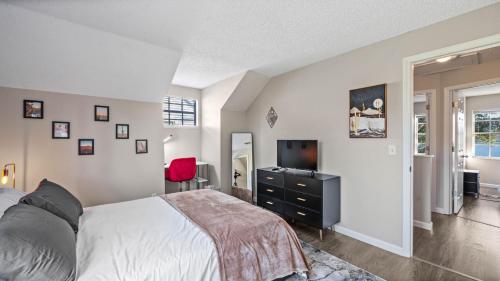 Brandon Central Location 4BR Lake Oasis