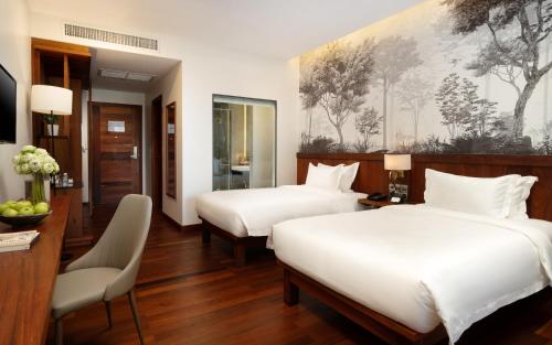Koulen Central Hotel Room Type - Standard Twin Atrium View