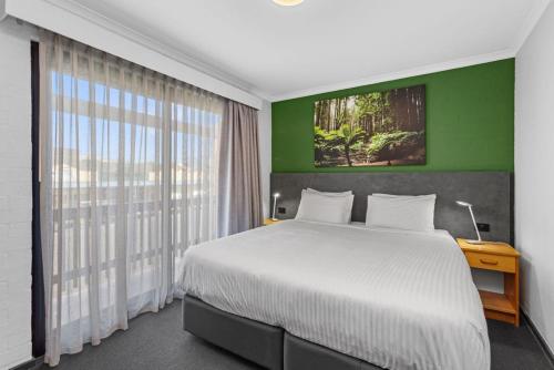 . Apollo Bay Motel & Apartments
