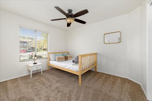 Revitalizing 3 Bedroom Home With Pool, Pet-Friendly, Wi-fi