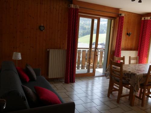 Appartement spacieux aux Gets, 6 pers, proche pistes avec balcon, Wi-Fi, parking, animaux admis - FR-1-671-102 - Location saisonnière - Les Gets